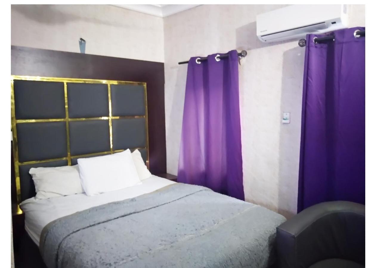 Purple Crown Hotel Ikeja Exterior photo