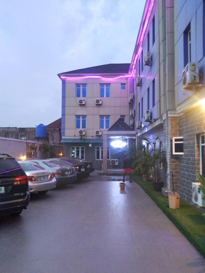 Purple Crown Hotel Ikeja Exterior photo