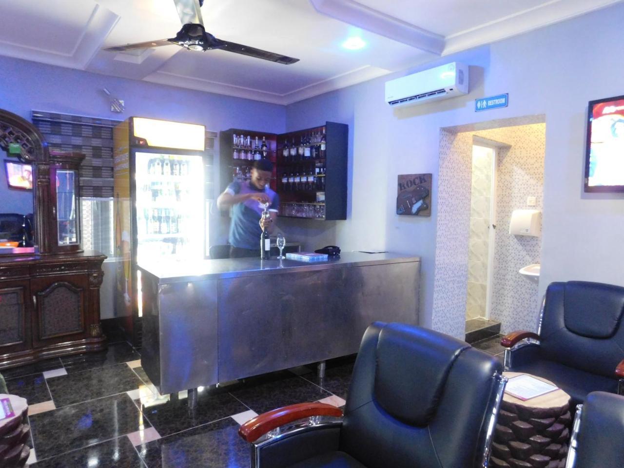 Purple Crown Hotel Ikeja Exterior photo